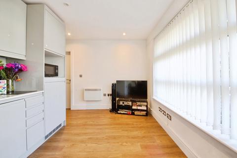1 bedroom flat for sale, London Road, Romford, RM7