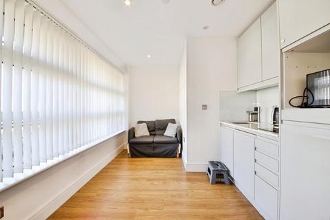 1 bedroom flat for sale, London Road, Romford, RM7