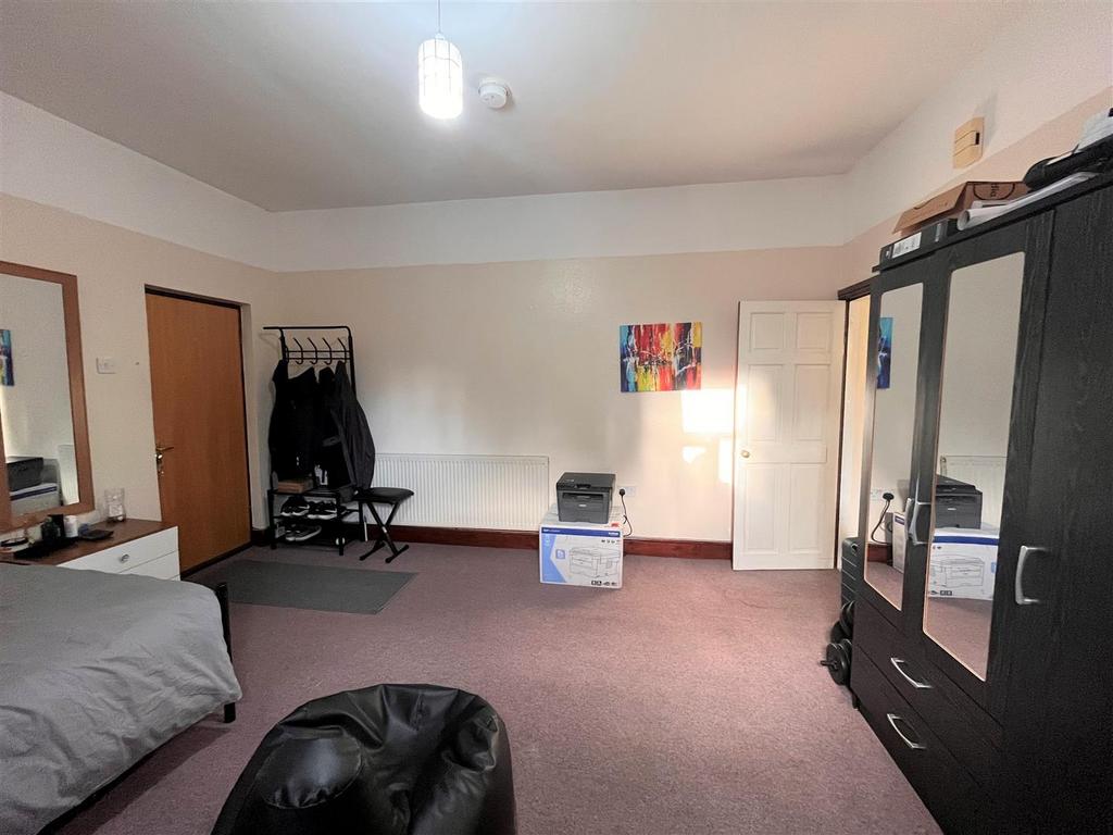 Bedroom 2.jpg