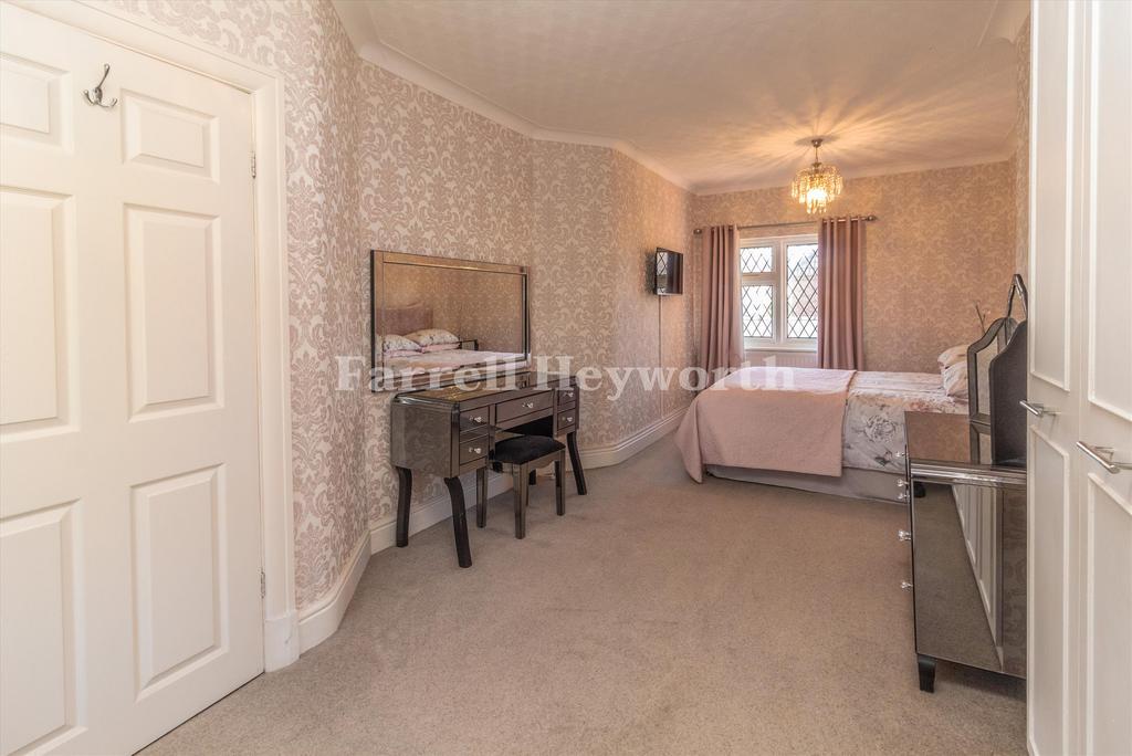 Bedroom 1 image 5