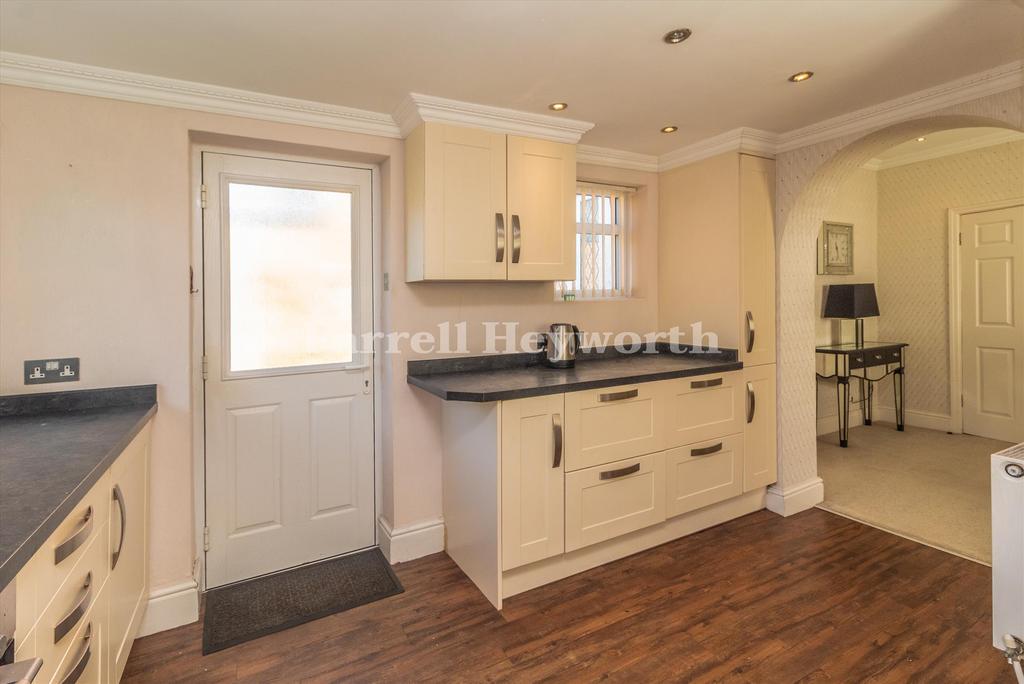 Kitchen image 3