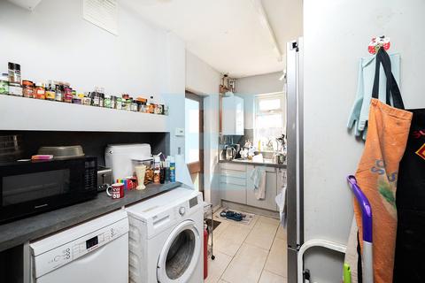 5 bedroom semi-detached house for sale, Salcombe Gardens, Mill Hill, London, NW7