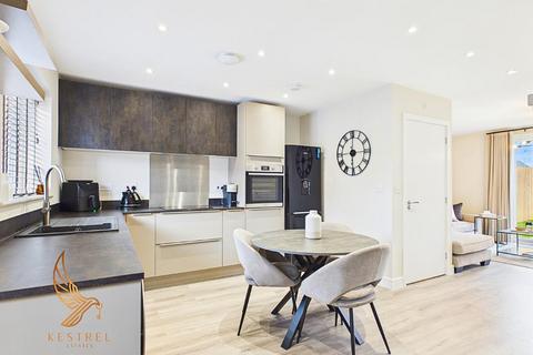 3 bedroom semi-detached house for sale, Little Wood Crescent, Wakefield WF1