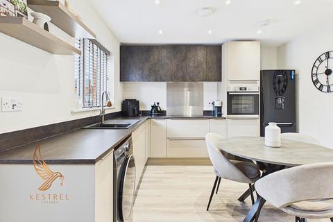 3 bedroom semi-detached house for sale, Little Wood Crescent, Wakefield WF1
