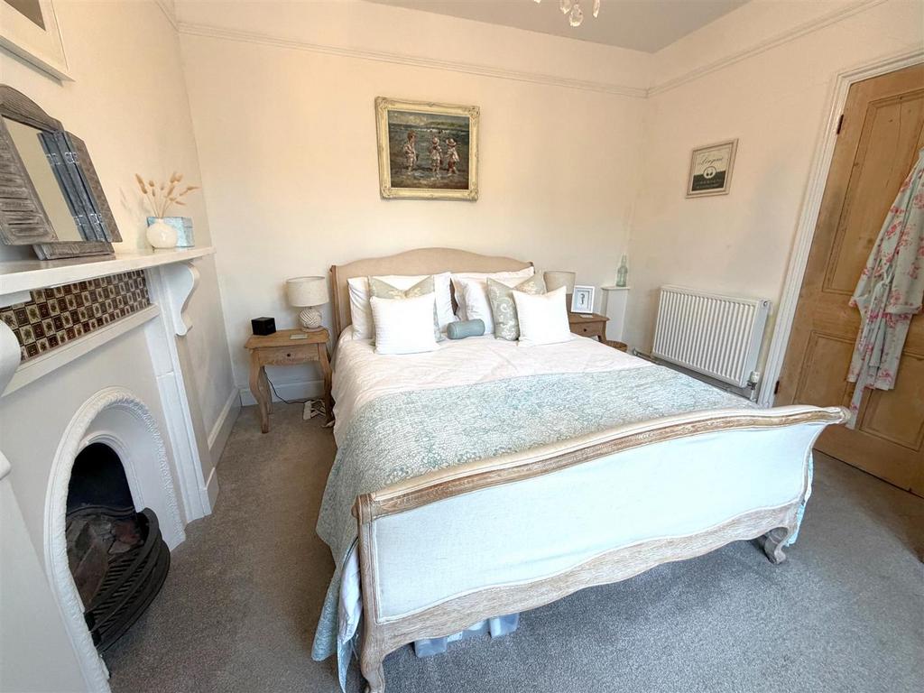 Bedroom 2.jpg