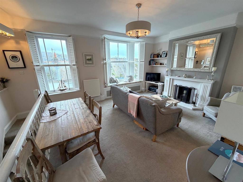 Living area.jpg