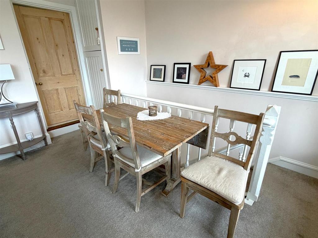 Dining area 2.jpg