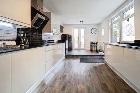 3 bedroom terraced house for sale, Summergangs Road, Hull