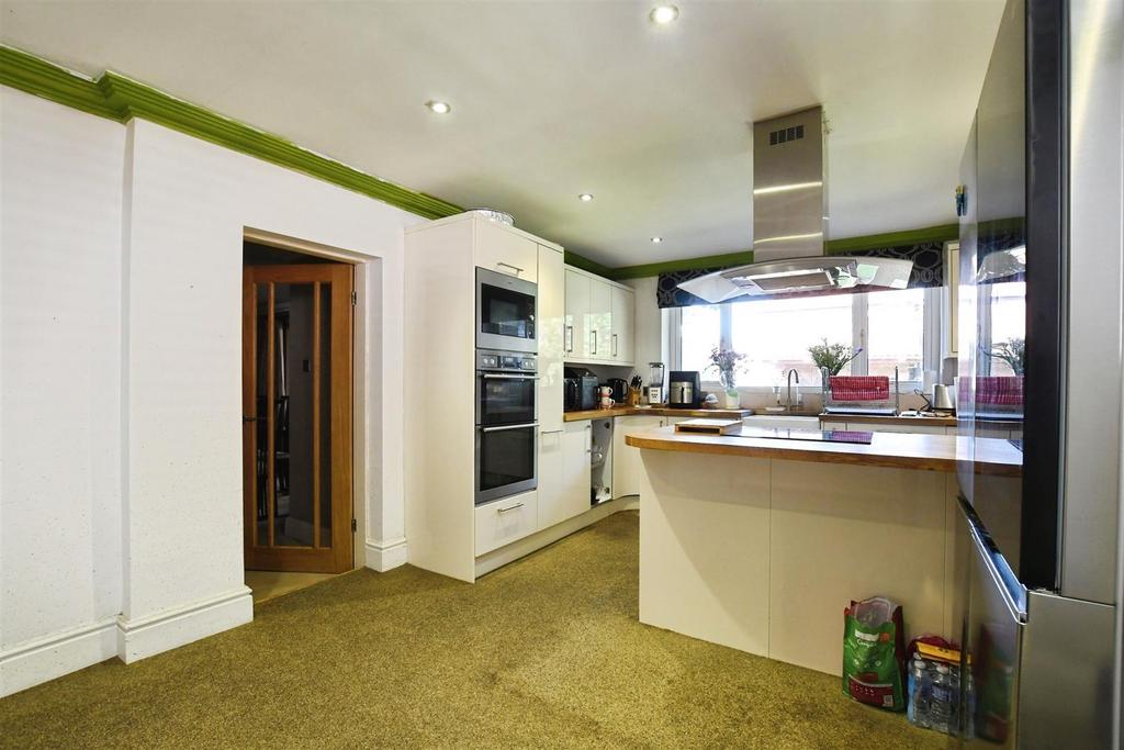 Fitted Kitchen