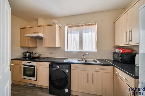 2 bedroom flat for sale, Churchward, Swindon SN2