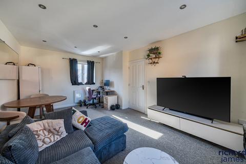 2 bedroom flat for sale, Churchward, Swindon SN2