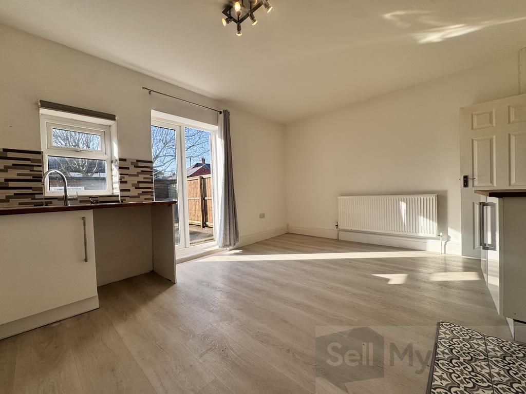 Kitchen / dining