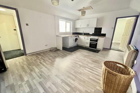 1 bedroom flat to rent, St. Edmund Street, Weymouth, DT4