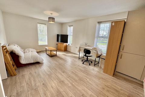 2 bedroom apartment to rent, Wightman Avenue, Macclesfield, SK10