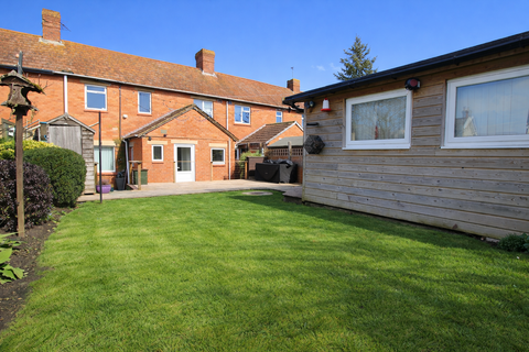 3 bedroom terraced house for sale, Park Close, Street