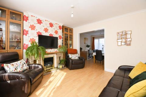 3 bedroom semi-detached house to rent, Hodgkinson Road, Nottingham, NG17