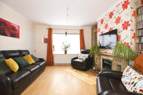 3 bedroom semi-detached house to rent, Hodgkinson Road, Nottingham, NG17