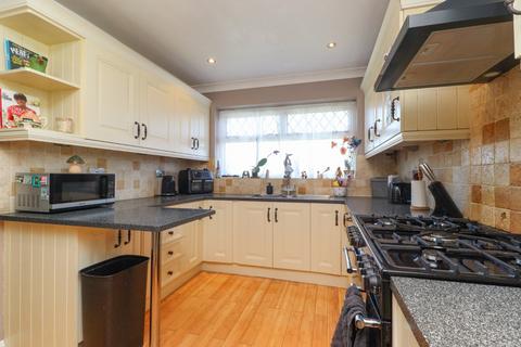 4 bedroom detached house for sale, Princess Margaret Avenue, Cliftonville, Margate, CT9