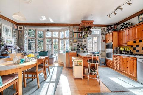 4 bedroom semi-detached house for sale, Woodfield Way, London, N11