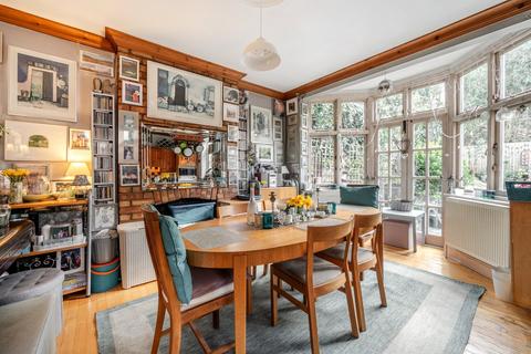 4 bedroom semi-detached house for sale, Woodfield Way, London, N11