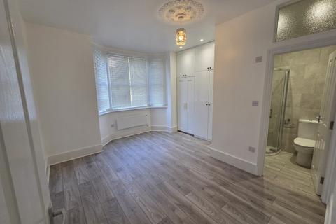 undefined, Croydon CR2