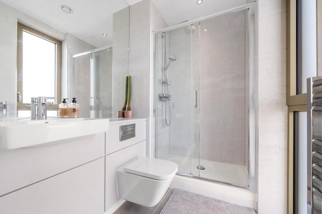 Ensuite.JPG
