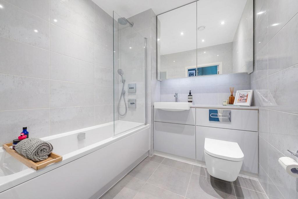 Bathroom.JPG