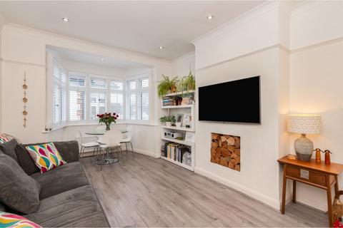 2 bedroom ground floor flat for sale, High Street, Hornchurch, RM12