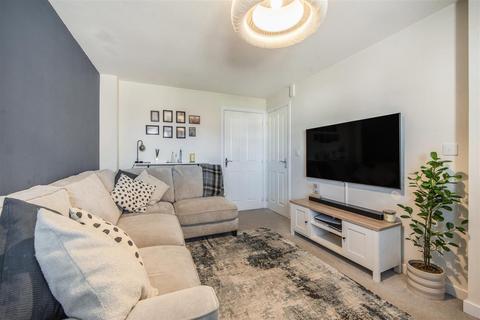 2 bedroom semi-detached house for sale, Halter Way, Andover