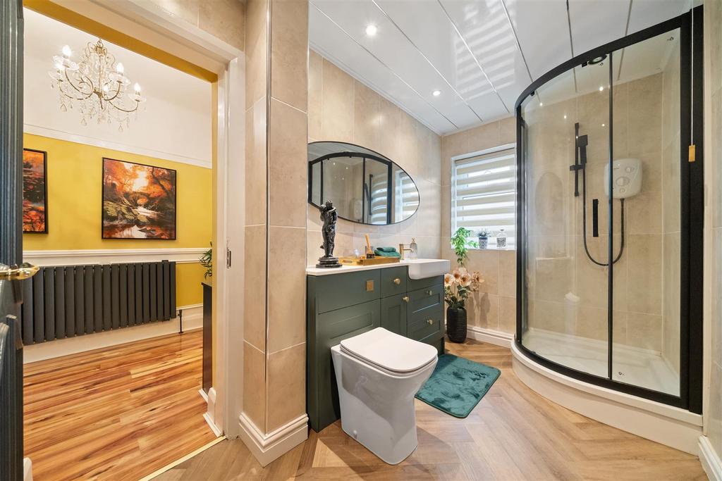 Shower Room.jpg