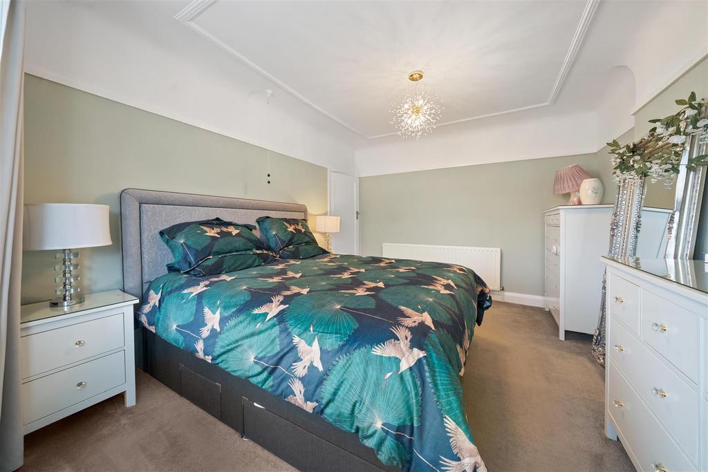 Bed1b.jpg