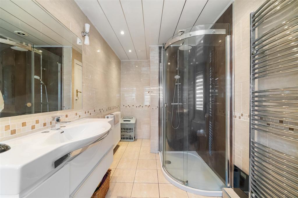 Bathroom1.jpg