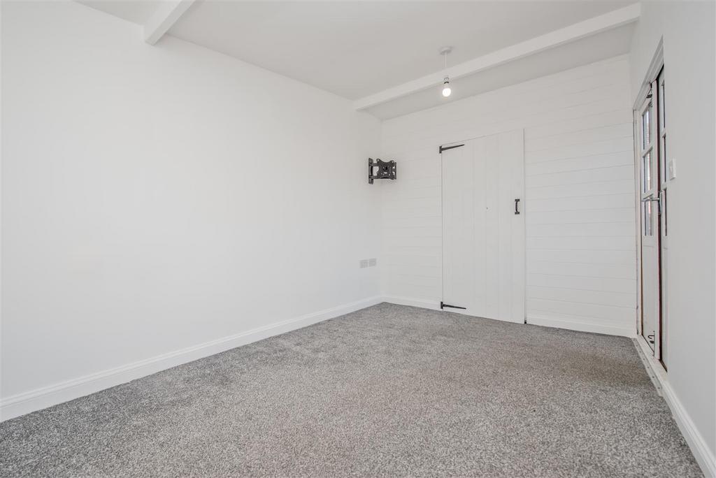 Garden Room / Home Office / Play Room:
