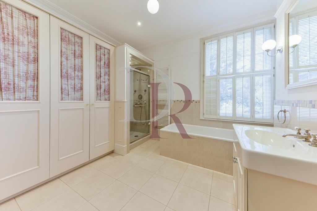 Bedroom 1 en suite