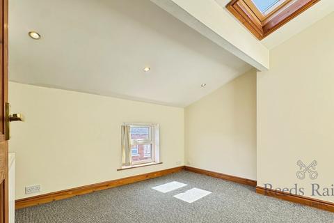 3 bedroom terraced house to rent, Moon Street, Preston PR5