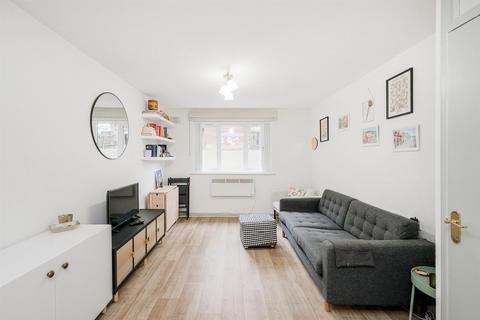 undefined, The Avenue, Highams Park