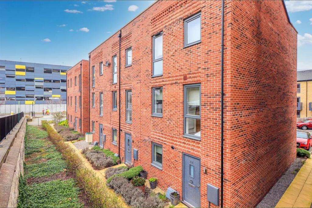 2 Bedroom Town House