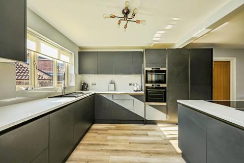 4 bedroom detached house for sale, Hanging Bank Court, Sheffield S25