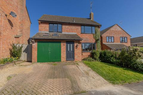 4 bedroom detached house for sale, Niebull Close, Malmesbury, SN16
