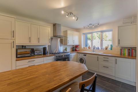 4 bedroom detached house for sale, Niebull Close, Malmesbury, SN16