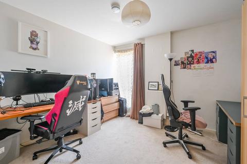 2 bedroom flat to rent, Parnham Street, Limehouse, London, E14