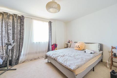 2 bedroom flat to rent, Parnham Street, Limehouse, London, E14