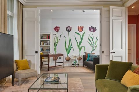 undefined, Richmond Square, 44 Kew Foot Road, Richmond, TW9