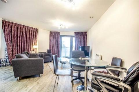 2 bedroom apartment to rent, Guildford Road, Woking GU22