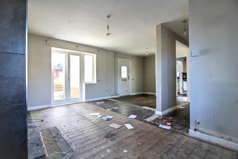 undefined, Overn Avenue, Buckingham
