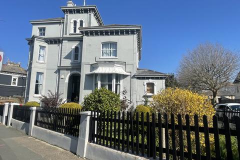 2 bedroom apartment to rent, Bolton Road, Eastbourne BN21