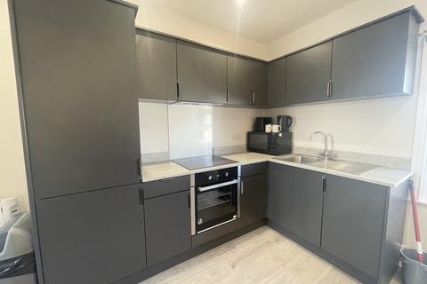 2 bedroom apartment to rent, Bolton Road, Eastbourne BN21