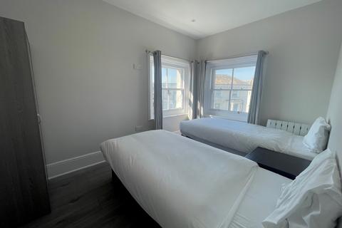 2 bedroom apartment to rent, Bolton Road, Eastbourne BN21