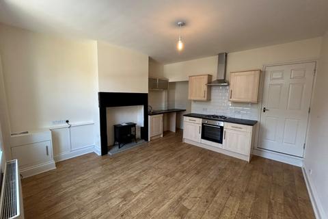 2 bedroom terraced house to rent, Park Place East, Halifax, West Yorkshire, HX3