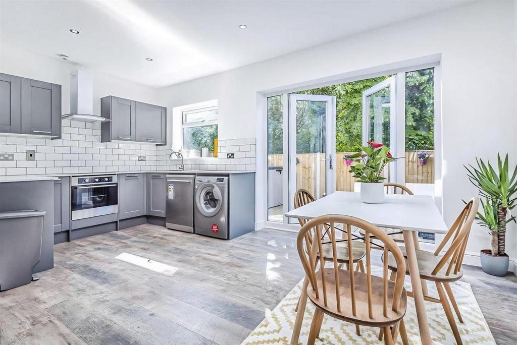 Kitchen &amp; Dining